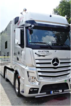Specialized transport for luxury expedition vehicles and high-tech executive coaches through the Truthful Transport National Network. 